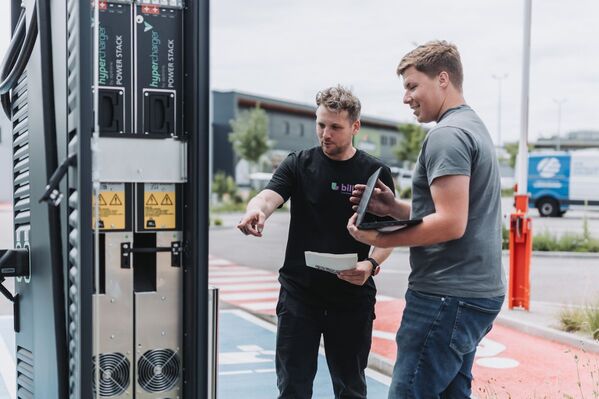 GLS Mobility und CITYWATT an Ladestation
